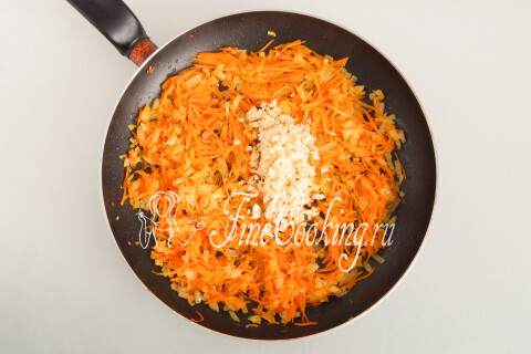 Баклажаны, фаршированные овощами, на зиму. Шаг 8