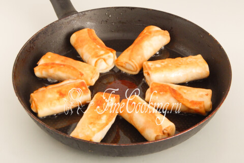 Блинчики с языком и яйцами. Шаг 28