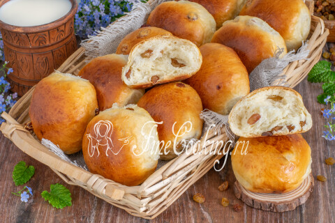 Готовое блюдо: Булочки с изюмом