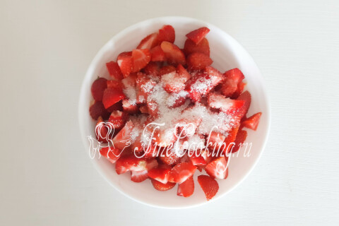 Десерт с клубникой, сливками и безе Итон месс (Eton mess). Шаг 9