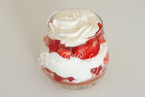 Десерт с клубникой, сливками и безе Итон месс (Eton mess). Шаг 18