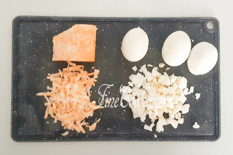 Фаршированные кальмары с грибами, сыром и яйцом в духовке. Шаг 6