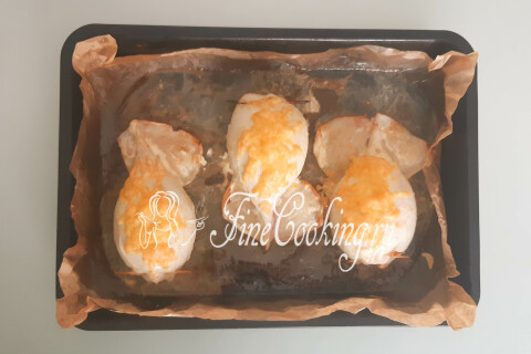Фаршированные кальмары с грибами, сыром и яйцом в духовке. Шаг 13