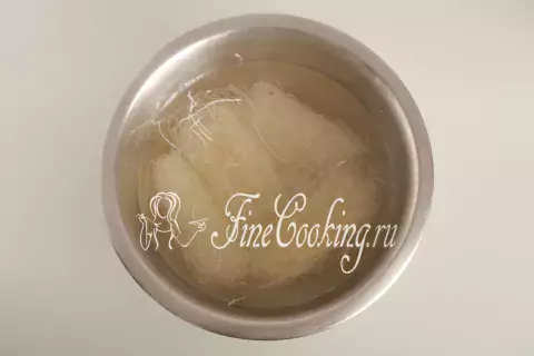 Фунчоза с курицей и овощами. Шаг 8