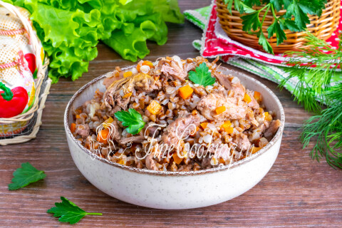 Готовое блюдо: Гречка  с тушенкой и овощами