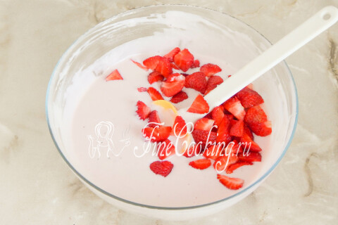 Йогуртовый торт с клубникой. Шаг 15