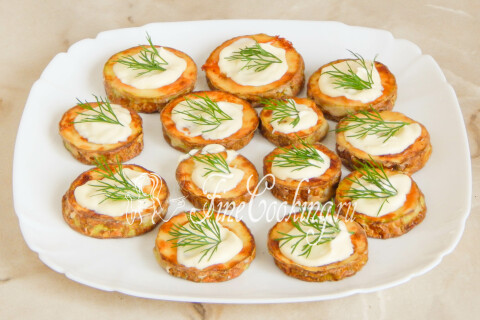 Жареные кабачки с чесноком и майонезом. Шаг 12