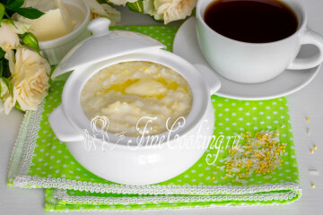 Каша Дружба на молоке и воде в кастрюле
