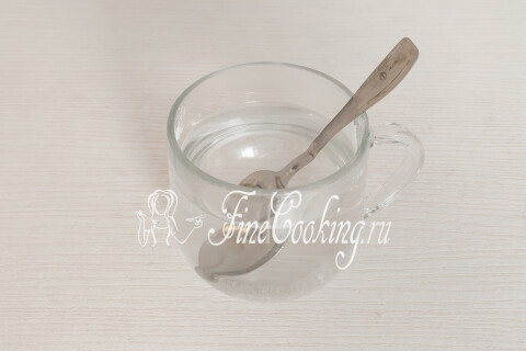 Слоеные лепешки с зеленым луком на сковороде (постные). Шаг 3