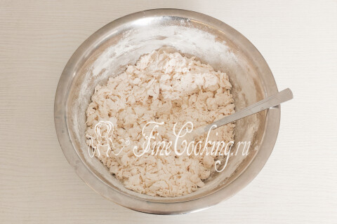 Слоеные лепешки с зеленым луком на сковороде (постные). Шаг 5