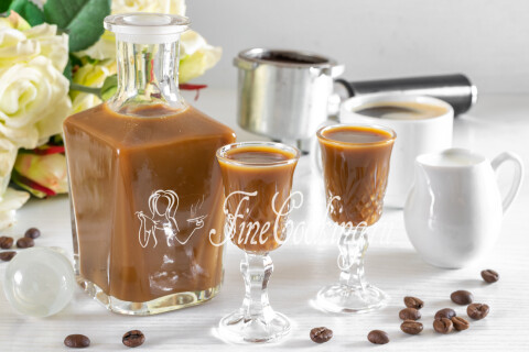 Готовим изысканный домашний ликер с мягким кофейно-молочным вкусом