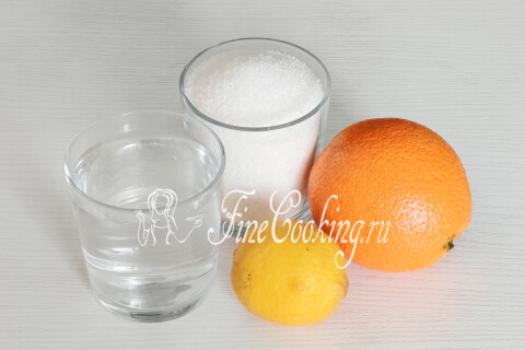 Компот из апельсинов в кастрюле. Шаг 1