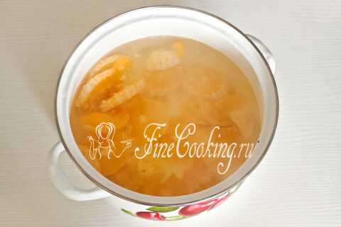 Компот из апельсинов в кастрюле. Шаг 5