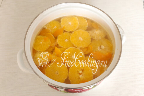 Компот из апельсинов в кастрюле. Шаг 7