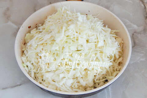 Кулебяка с капустой и грибами. Шаг 6
