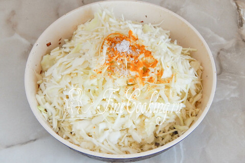 Кулебяка с капустой и грибами. Шаг 7