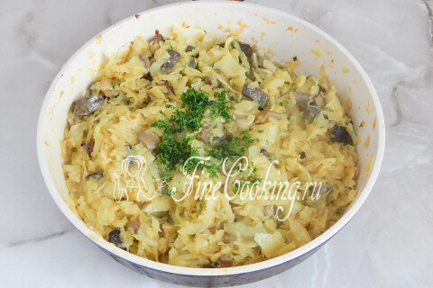 Кулебяка с капустой и грибами. Шаг 8