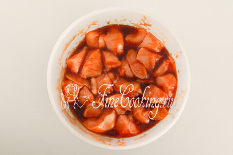 Куриные шашлычки с ананасами на шпажках. Шаг 7
