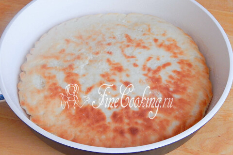 Лепешки на сковороде с сыром. Шаг 11