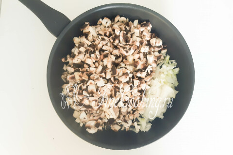 Лодочки из кабачков с курицей, грибами и сыром в духовке. Шаг 6