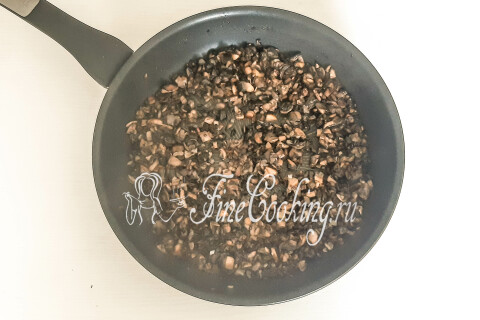 Лодочки из кабачков с курицей, грибами и сыром в духовке. Шаг 7