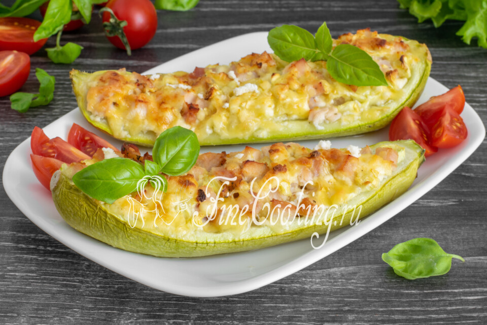 Лодочки из кабачков с сыром и ветчиной в духовке — готовое блюдо