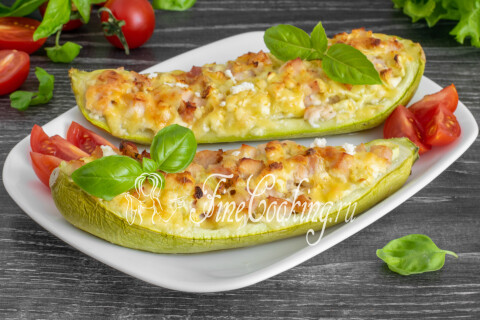 Готовое блюдо: Лодочки из кабачков с сыром и ветчиной в духовке