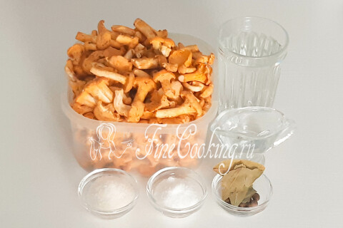 Маринованные лисички на зиму. Шаг 1