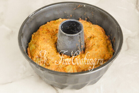 Морковный кекс с ананасами и орехами. Шаг 15