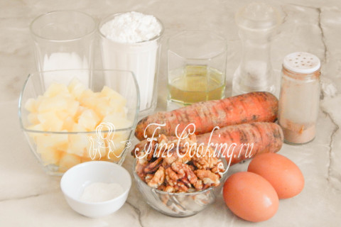 Морковный кекс с ананасами и орехами. Шаг 1