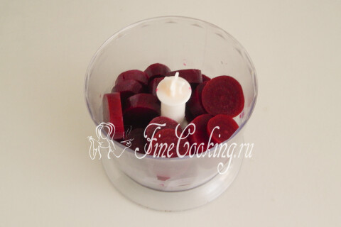 Мусс из свеклы с селедкой. Шаг 5