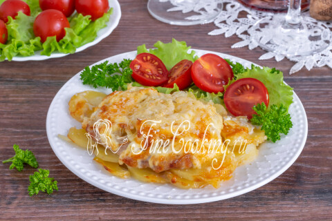  Мясо по-французски из свинины с картофелем и сыром. Шаг 16