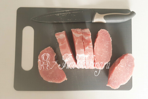 Мясо по-французски из свинины с помидорами и сыром в духовке. Шаг 2