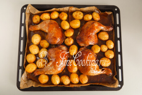 Окорочка с картошкой в духовке. Шаг 10