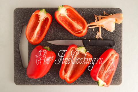 Перец, фаршированный грибами и сыром, в духовке. Шаг 7