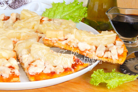 Готовое блюдо: Пицца с курицей и ананасами
