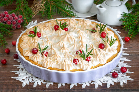 Пирог с клюквой и меренгой. Шаг 21