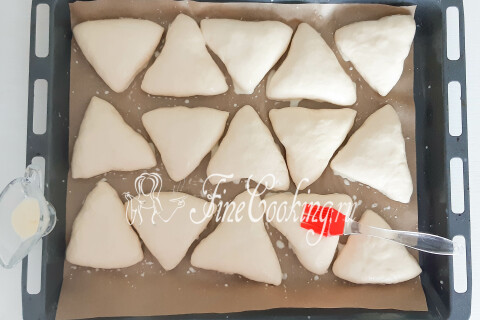 Пирожки с яйцом и зеленым луком в духовке. Шаг 20