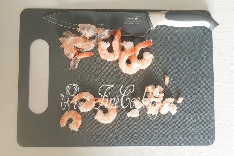 Салат Царский с красной рыбой, икрой и креветками на праздничный стол. Шаг 8