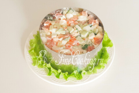 Салат Царский с красной рыбой, икрой и креветками на праздничный стол. Шаг 12