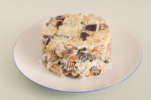 Салат из баклажанов с грибами и луком. Шаг 16