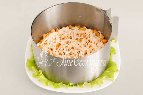 Салат с ананасом, ветчиной и кукурузой. Шаг 7