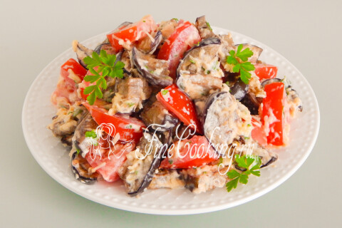 Салат с баклажанами, помидорами и сыром. Шаг 12