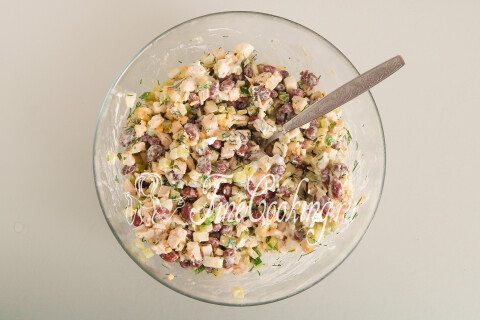 Салат с фасолью и курицей. Шаг 9