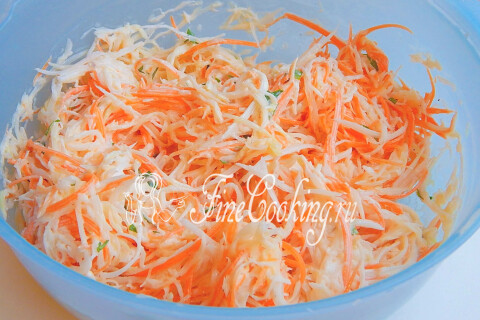 Салат с капустой и редькой. Шаг 7