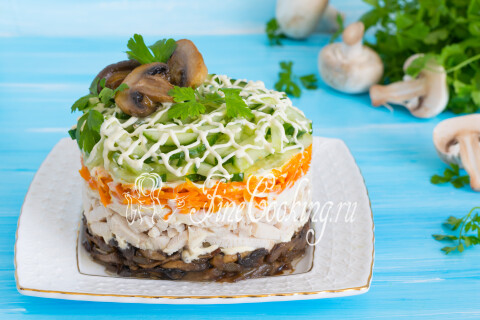Готовое блюдо: Салат с корейской морковью и курицей