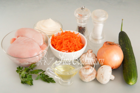 Салат с корейской морковью и курицей. Шаг 1