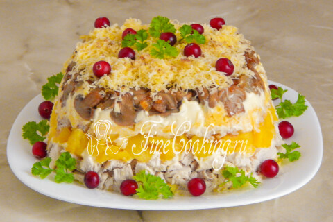 Салат с курицей, ананасами, сыром и грецкими орехами. Шаг 20