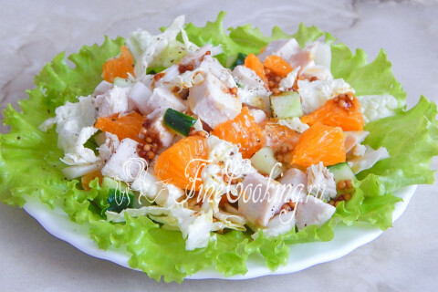 Готовое блюдо: Салат с курицей и мандаринами