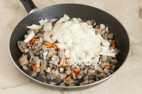 Салат с куриной грудкой и грибами. Шаг 2